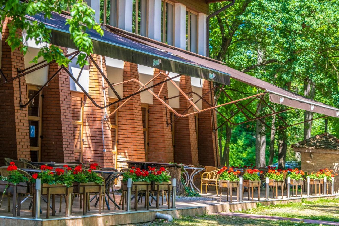 Zichy Park Hotel Bikács Exteriör bild