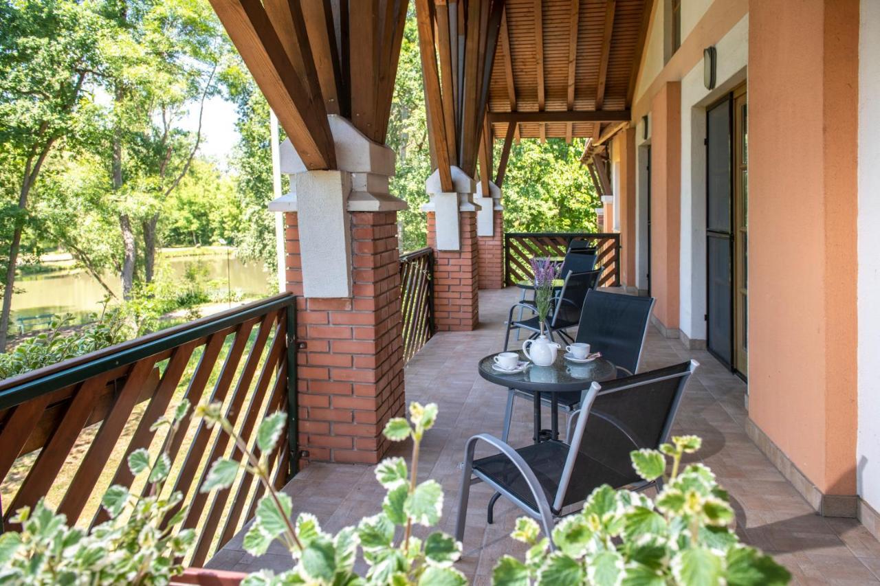 Zichy Park Hotel Bikács Exteriör bild